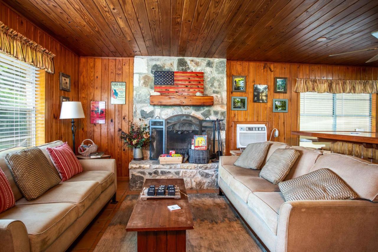 River Ridge Bandera Cabin Exterior foto